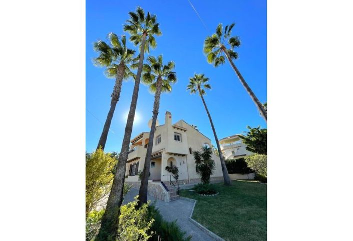 Image No.4-3 Bed Villa for sale