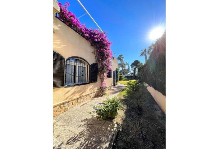 Image No.8-3 Bed Villa for sale