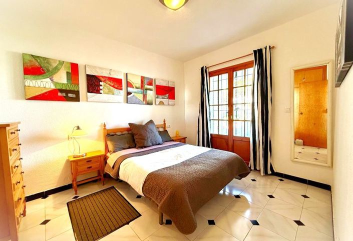 Image No.11-2 Bed Townhouse for sale