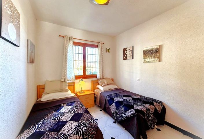 Image No.12-2 Bed Townhouse for sale