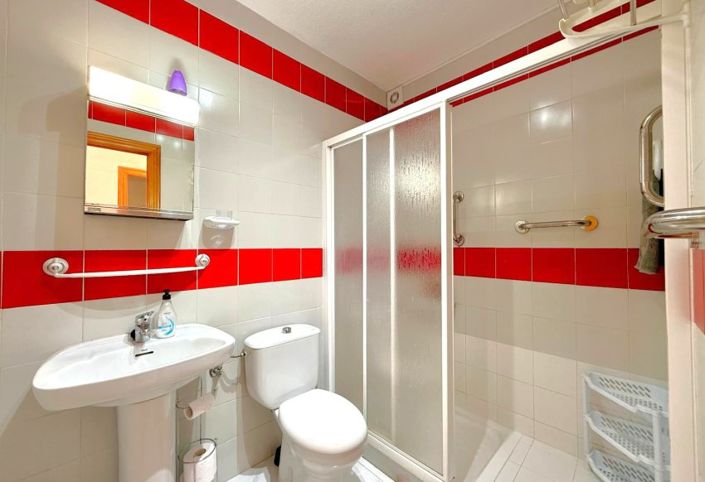 Image No.13-2 Bed Townhouse for sale