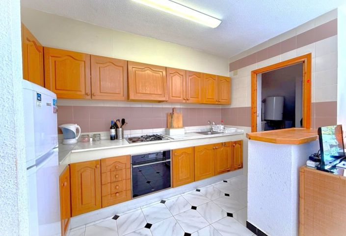 Image No.8-2 Bed Townhouse for sale