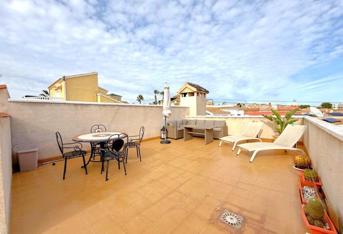 Image No.6-2 Bed Townhouse for sale