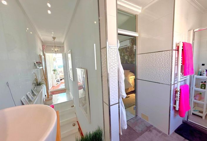 Image No.13-3 Bed Townhouse for sale