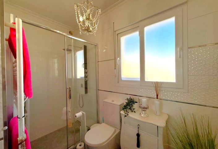 Image No.18-3 Bed Townhouse for sale