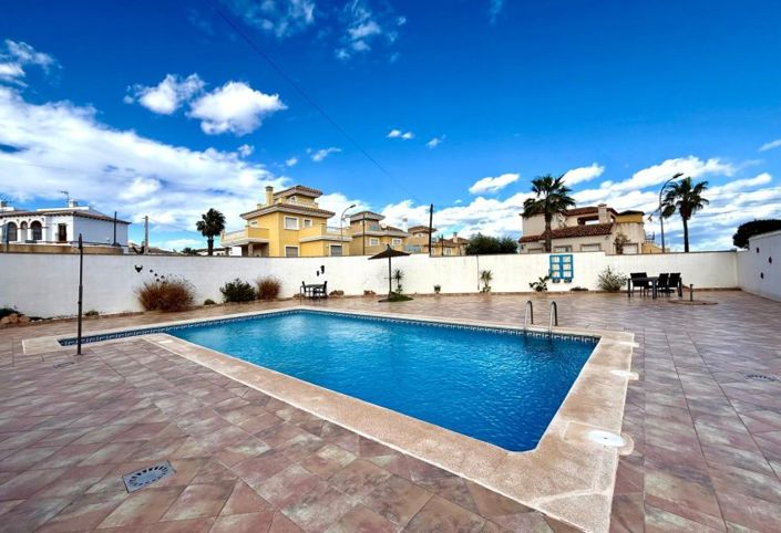 Image No.24-3 Bed Townhouse for sale