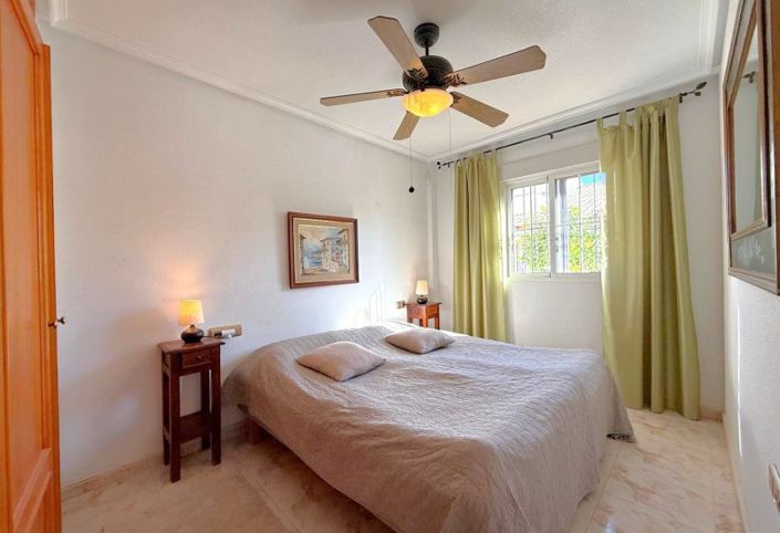 Image No.12-2 Bed Townhouse for sale