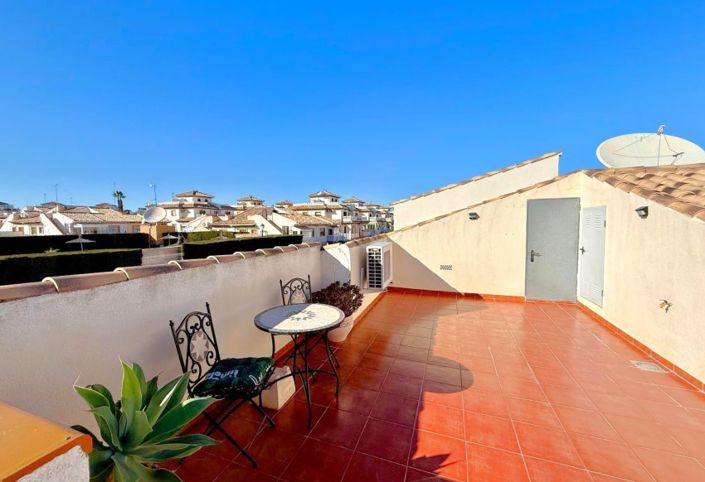 Image No.15-2 Bed Townhouse for sale