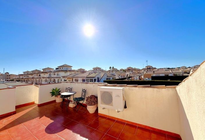 Image No.17-2 Bed Townhouse for sale