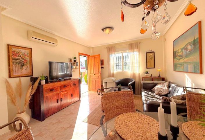 Image No.7-2 Bed Townhouse for sale