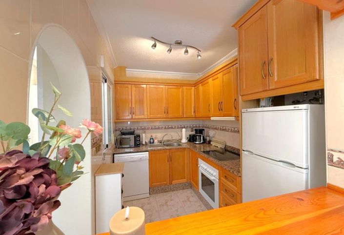 Image No.8-2 Bed Townhouse for sale