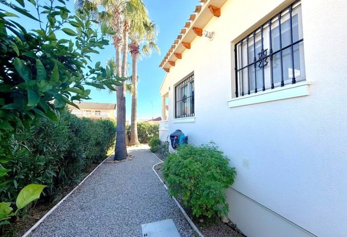 Image No.3-Villa de 3 chambres à vendre à Orihuela Costa