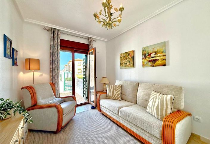 Image No.11-3 Bed Townhouse for sale