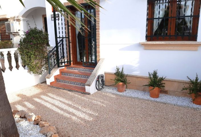 Image No.17-3 Bed Townhouse for sale