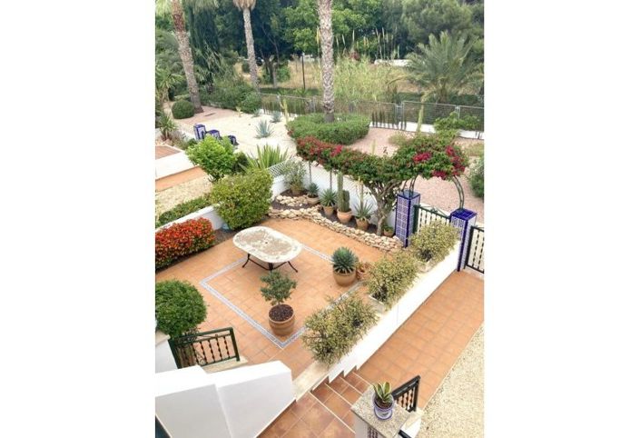 Image No.18-3 Bed Townhouse for sale