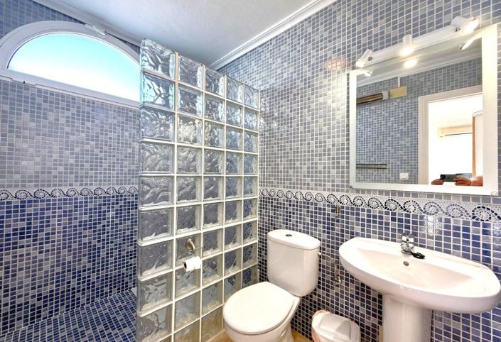 Image No.18-3 Bed Townhouse for sale