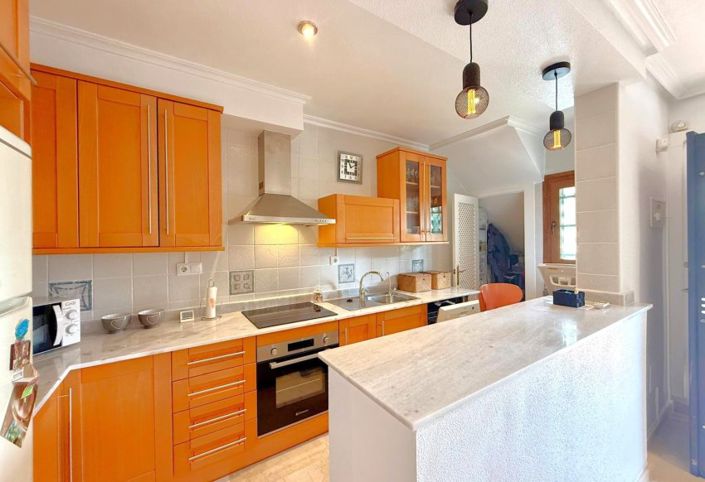 Image No.6-3 Bed Townhouse for sale