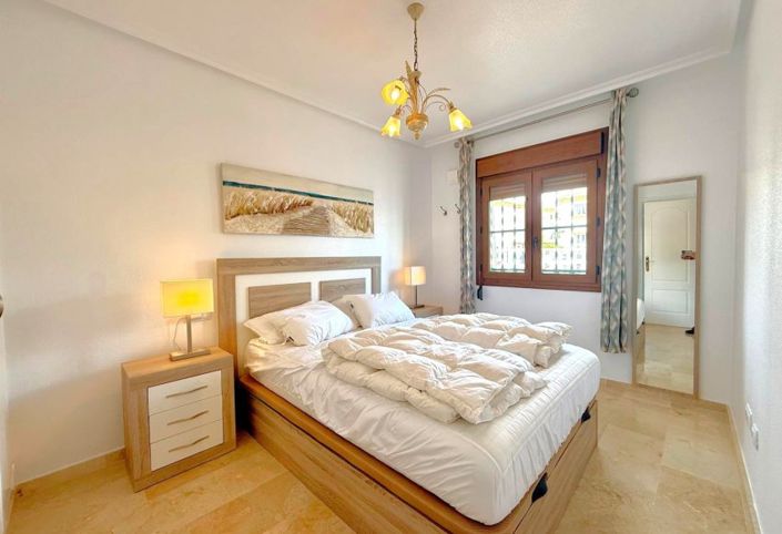 Image No.8-3 Bed Townhouse for sale