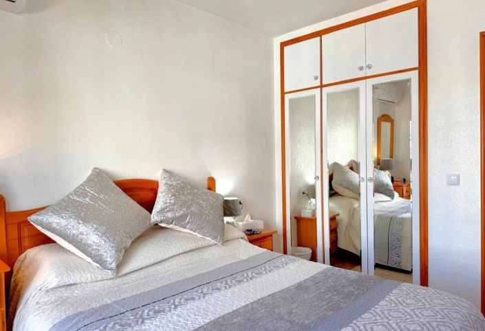 Image No.11-2 Bed Townhouse for sale