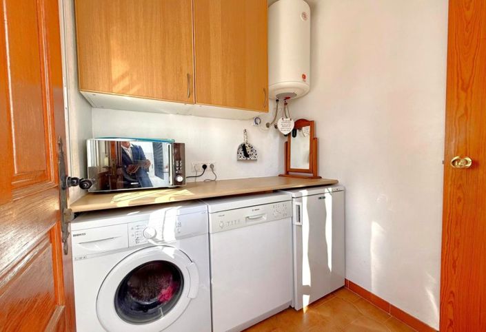 Image No.8-2 Bed Townhouse for sale