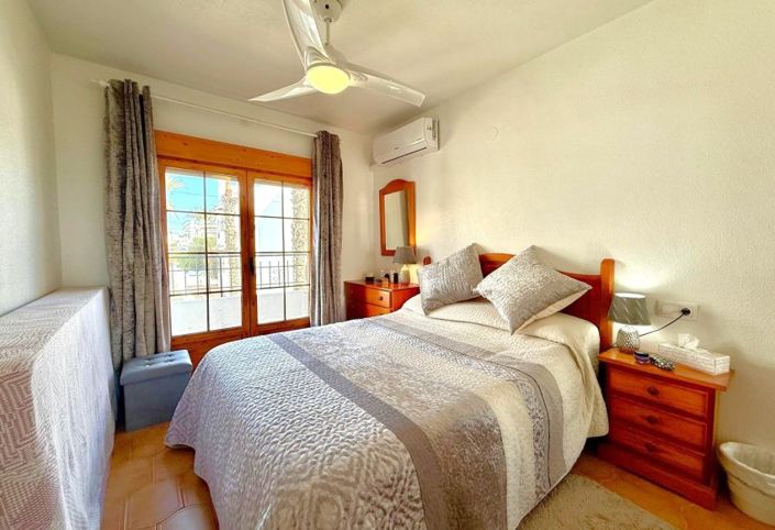 Image No.9-2 Bed Townhouse for sale