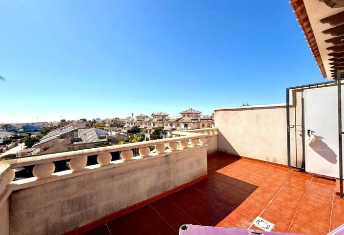 Image No.15-2 Bed Townhouse for sale