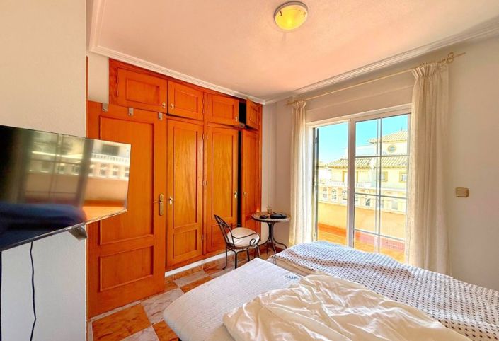 Image No.9-2 Bed Townhouse for sale