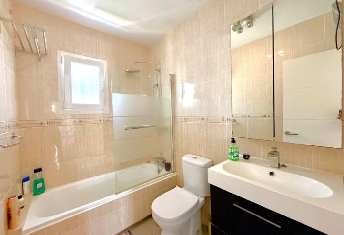 Image No.14-3 Bed Townhouse for sale