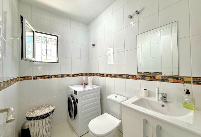 Image No.15-3 Bed Townhouse for sale