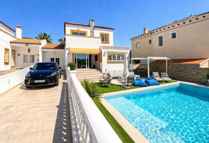 Image No.2-3 Bed Villa for sale