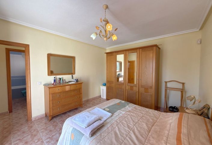 Image No.16-3 Bed Villa for sale