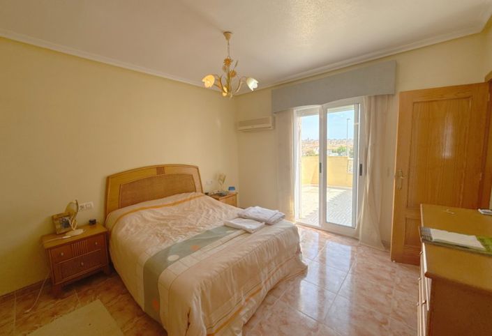 Image No.28-3 Bed Villa for sale