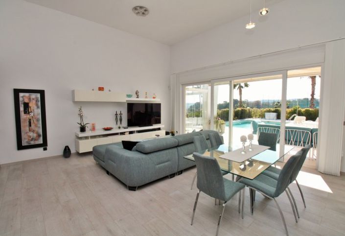Image No.10-3 Bed Villa for sale
