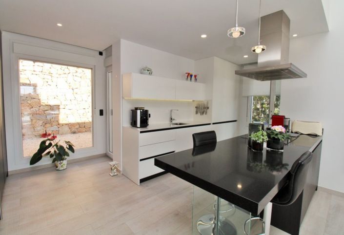 Image No.12-3 Bed Villa for sale