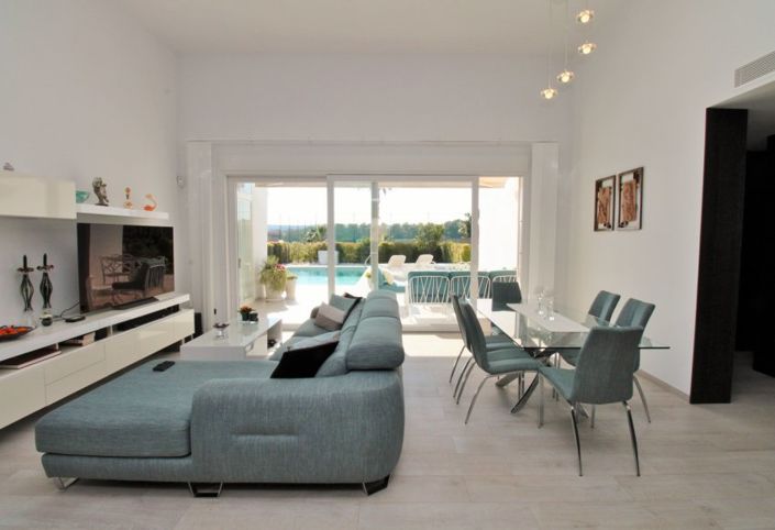 Image No.9-3 Bed Villa for sale