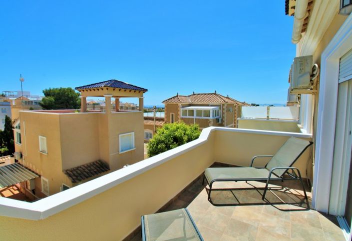Image No.18-3 Bed Townhouse for sale