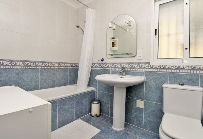 Image No.20-3 Bed Townhouse for sale
