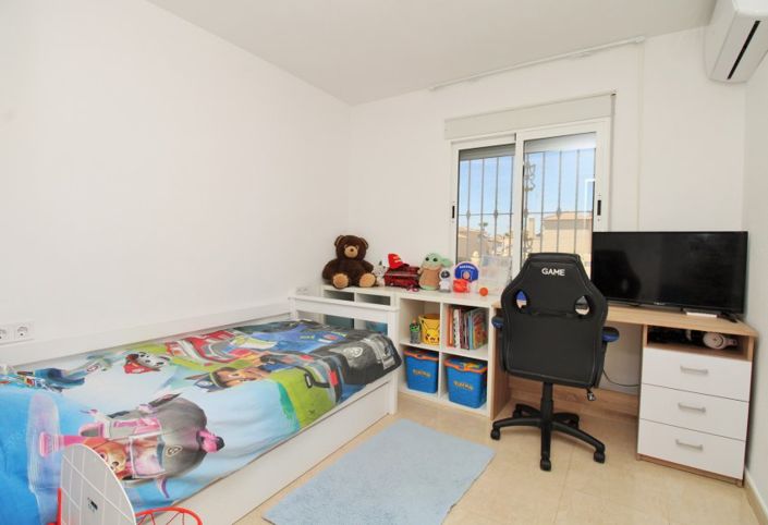 Image No.21-3 Bed Townhouse for sale