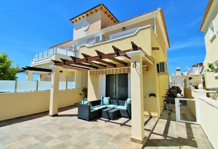 Image No.24-3 Bed Townhouse for sale