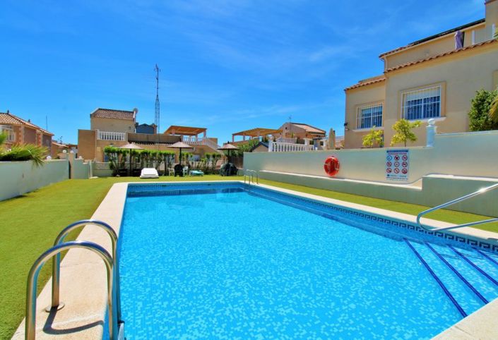 Image No.25-3 Bed Townhouse for sale
