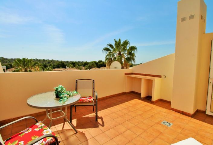 Image No.23-2 Bed Townhouse for sale