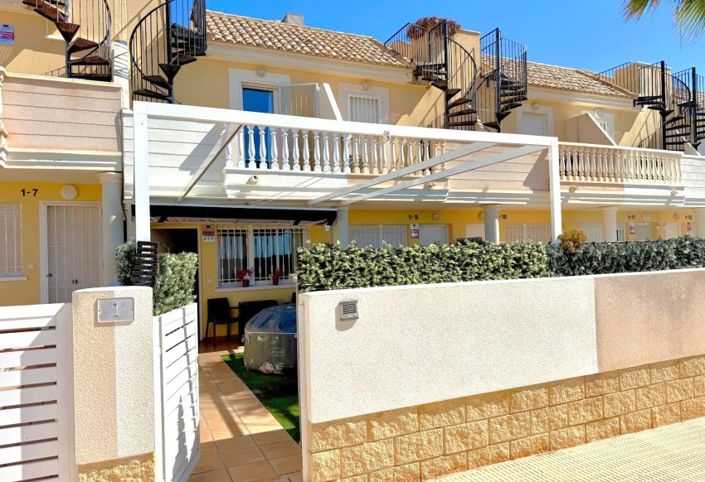 Image No.20-2 Bed Townhouse for sale