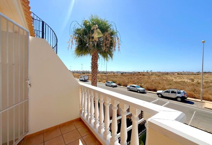 Image No.9-2 Bed Townhouse for sale