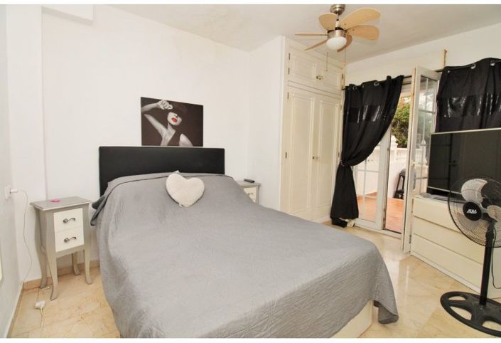 Image No.14-4 Bed Townhouse for sale
