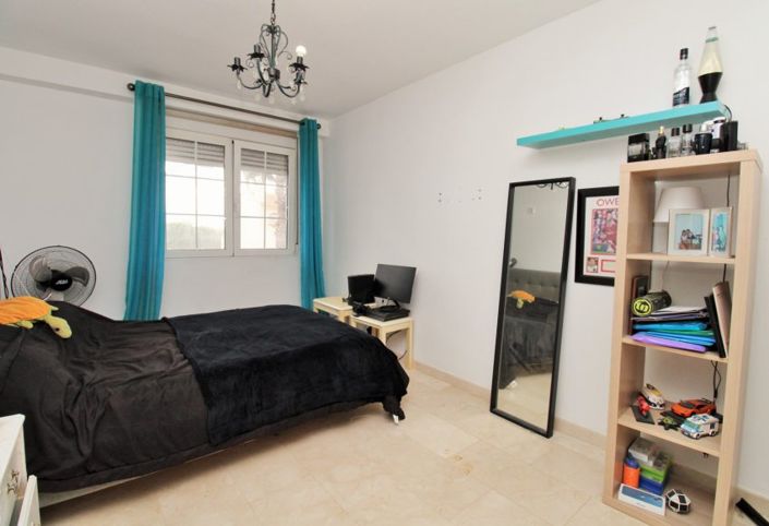 Image No.21-4 Bed Townhouse for sale