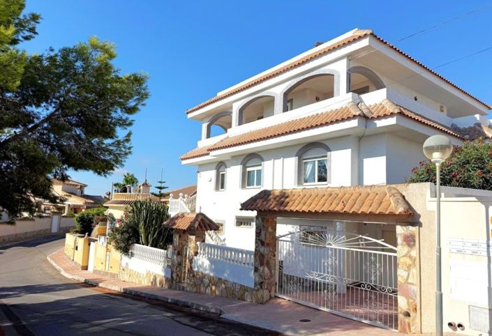 Image No.49-5 Bed Villa for sale