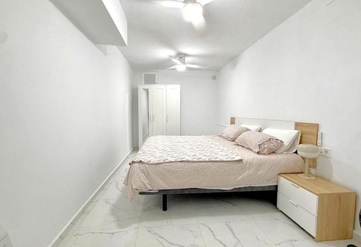 Image No.22-4 Bed Townhouse for sale