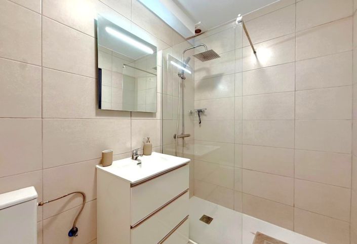Image No.24-4 Bed Townhouse for sale