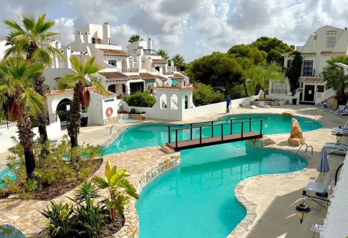 Image No.26-4 Bed Townhouse for sale