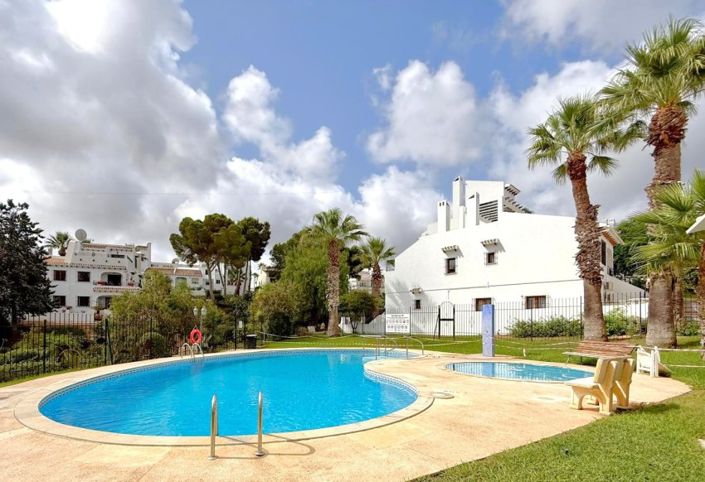 Image No.27-4 Bed Townhouse for sale